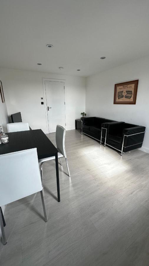 Stunning New 1 Bedroom Apartment Londra Dış mekan fotoğraf